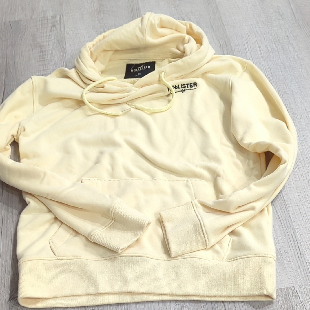 Hollister Men's Sweatshirt Size XS.